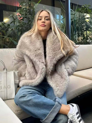 Women's Wide Lapel Collar Short Oversize Faux Fur Coat